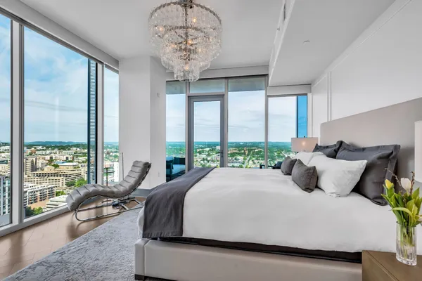 $1,850,000 | 1616 West End Avenue, Unit 2201, Nashville, TN 37203