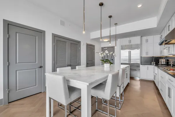 $1,850,000 | 1616 West End Avenue, Unit 2201, Nashville, TN 37203