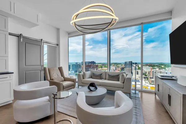 $1,850,000 | 1616 West End Avenue, Unit 2201, Nashville, TN 37203