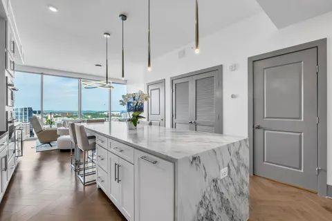 $1,850,000 | 1616 West End Avenue, Unit 2201, Nashville, TN 37203