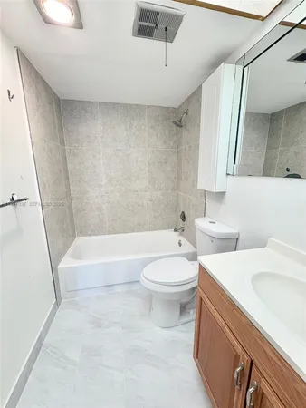 $1,650 | 7300 Northwest 17th Street, Unit 216, Plantation, FL 33313