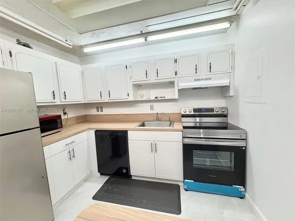 $1,650 | 7300 Northwest 17th Street, Unit 216, Plantation, FL 33313