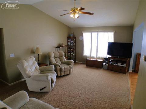 9494 Torrey Road Grand Blanc, MI 48439 - Photo 7 of 18 20346364-6.JPG