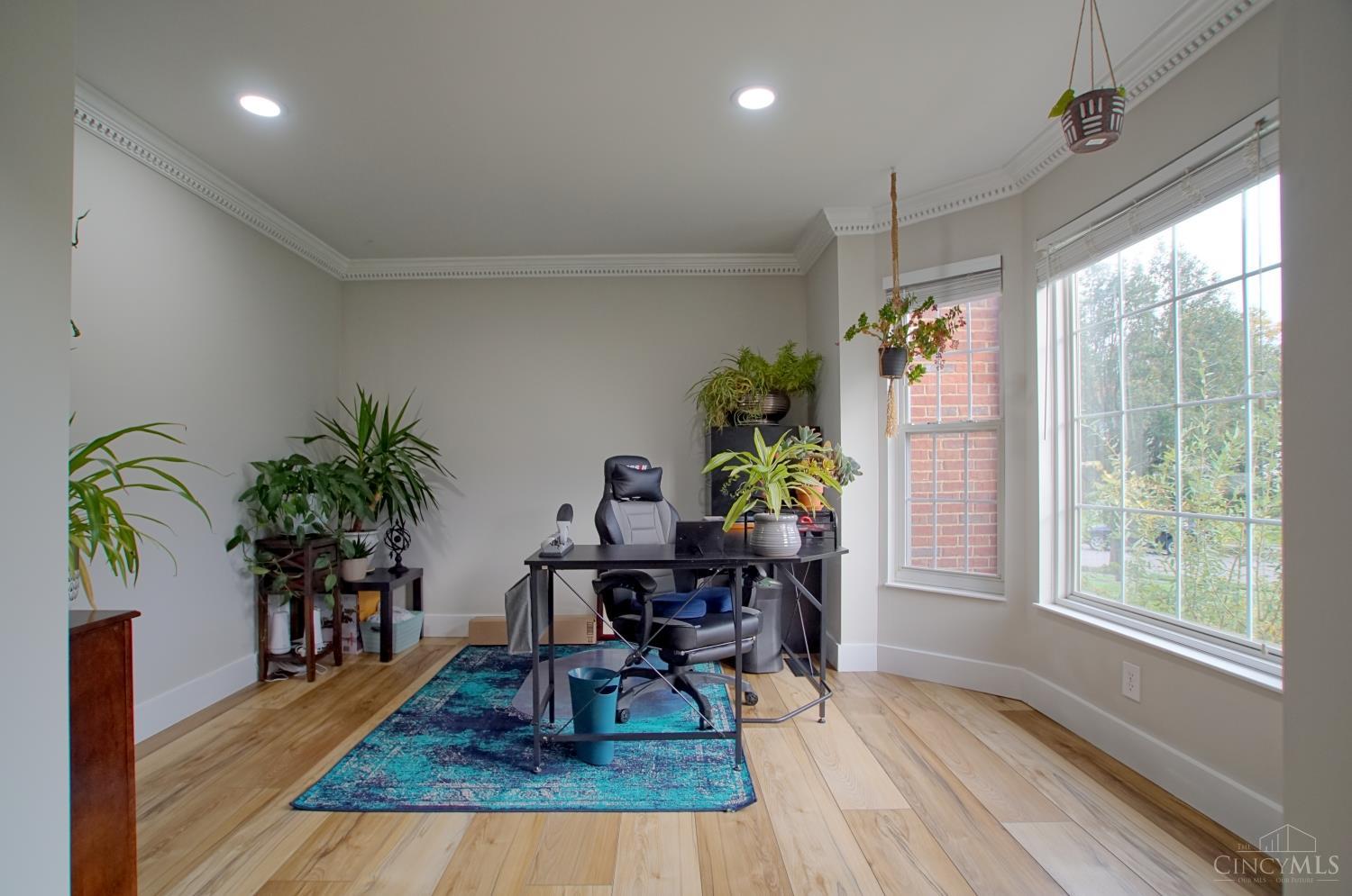 4621 Spring Valley Circle Mason, OH 45040 - Photo 24 of 65 1st Floor Study w/Bay Window!