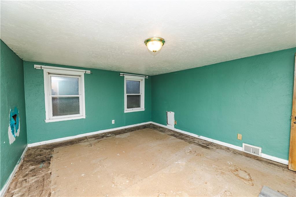 626 Pittsburgh Road Rochester, PA 15074 - Photo 21 of 31