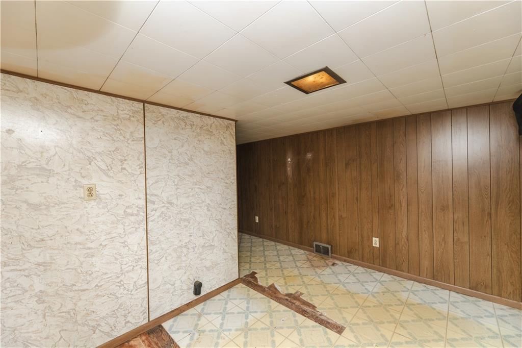 626 Pittsburgh Road Rochester, PA 15074 - Photo 22 of 31