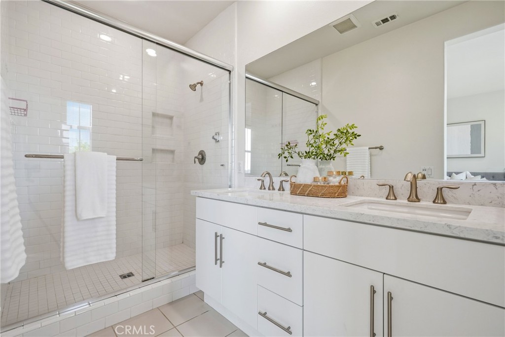 125 Mongoose Irvine, CA 92618 - Photo 23 of 30