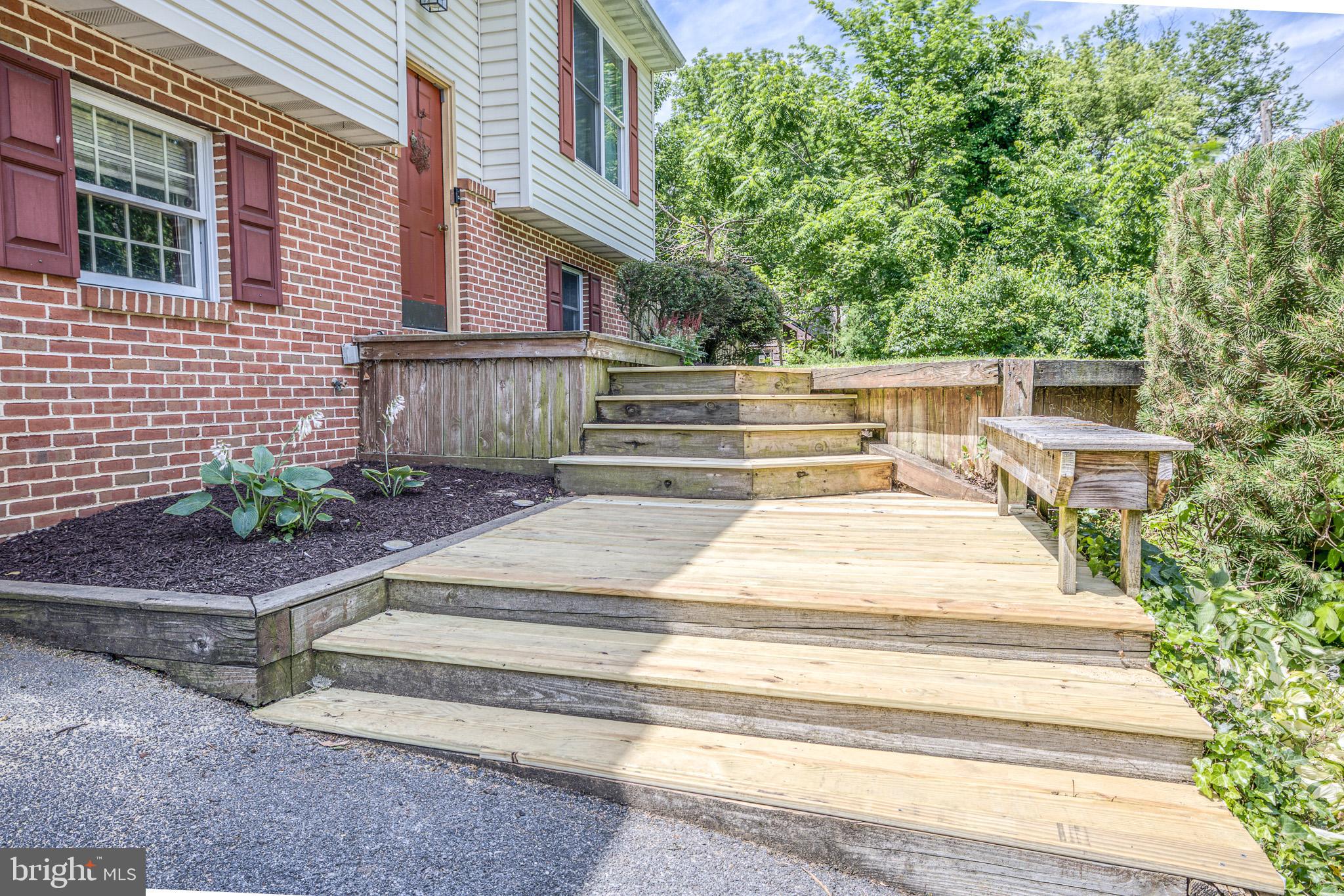 126 Eckman Road Lancaster, PA 17602 - Photo 2 of 29