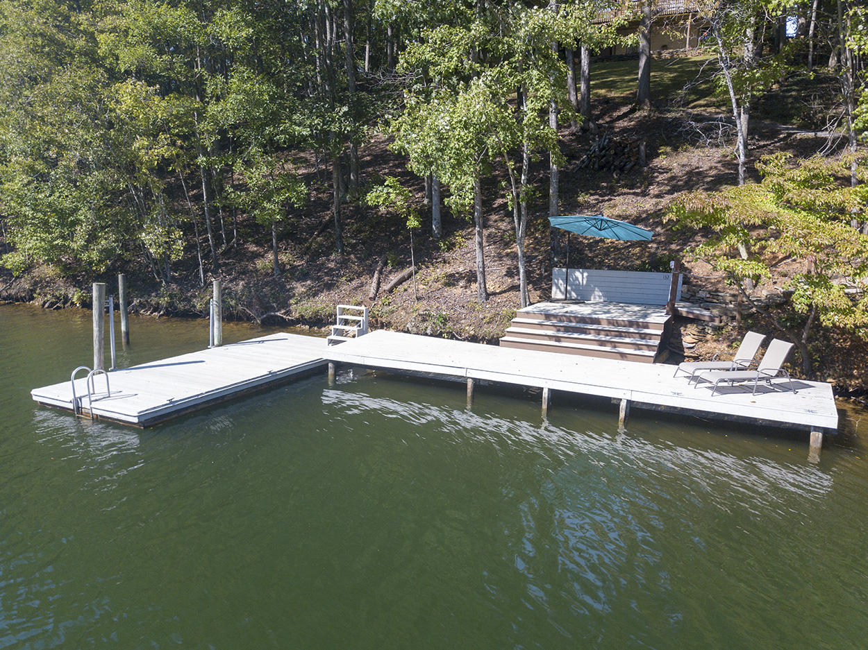 132 Thunder Ridge Road Huddleston, VA 24104 - Photo 3 of 62 Dock View
