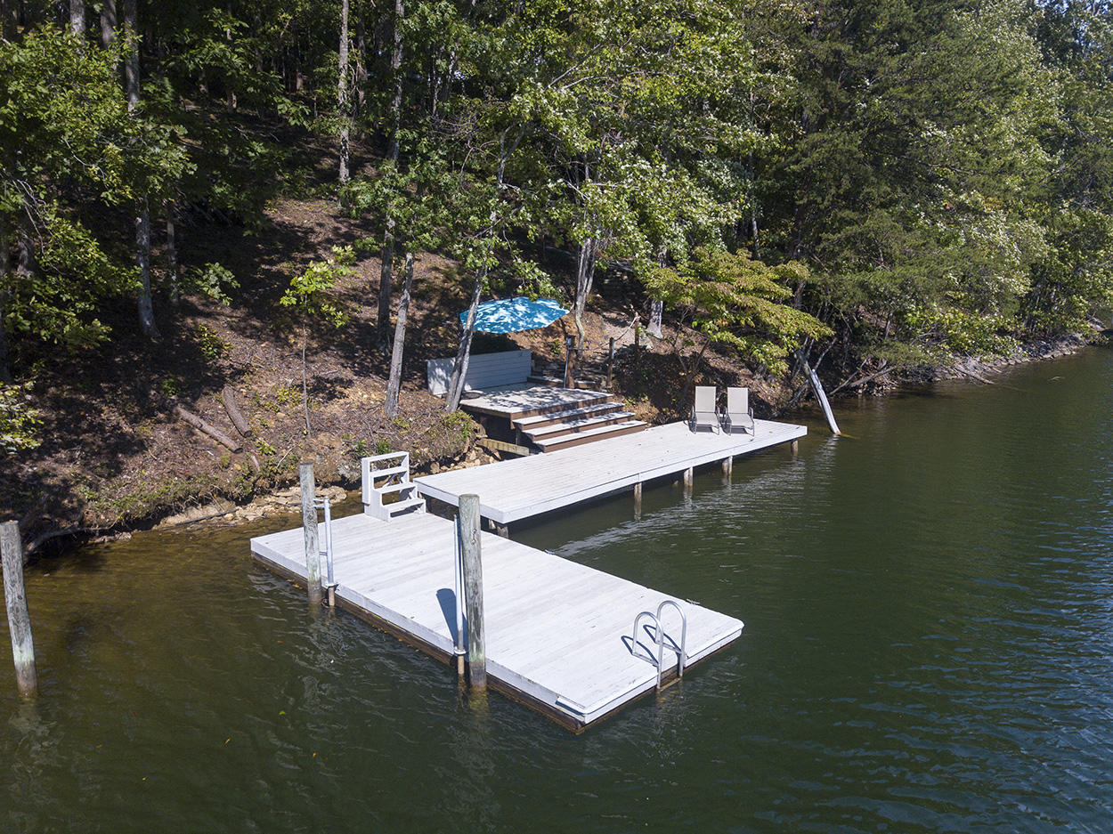132 Thunder Ridge Road Huddleston, VA 24104 - Photo 21 of 62 Dock Corner View