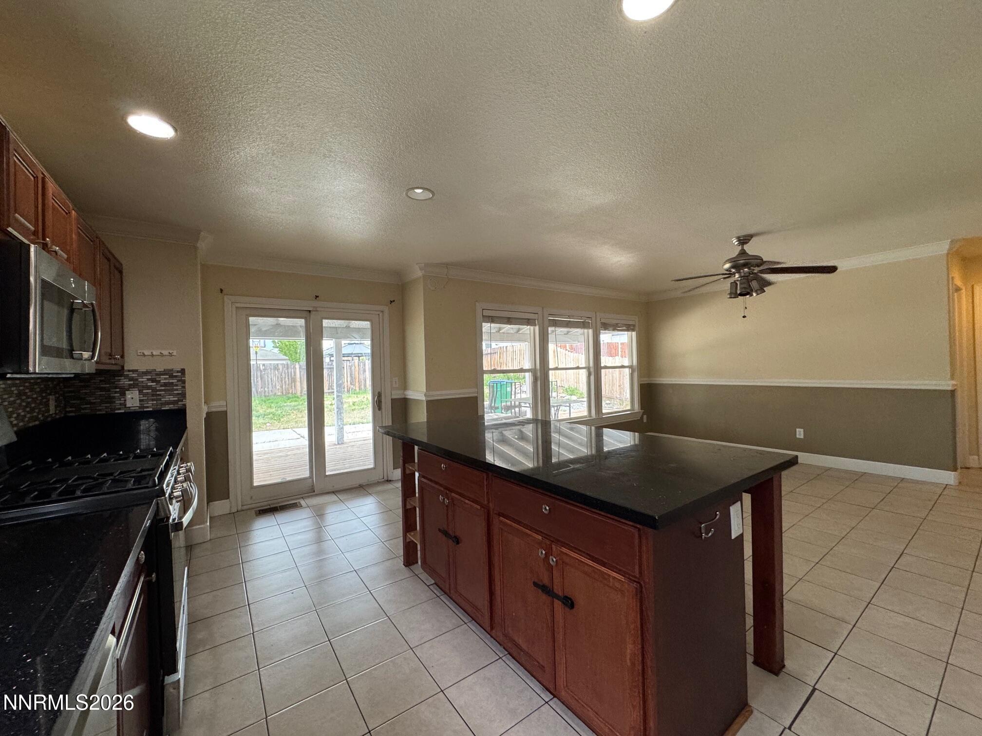 7650 Appenzell Street Reno, NV 89506 - Photo 6 of 40 IMG_7635