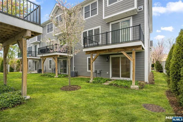 $975,000 | 25 Division Street, Unit 403, Cresskill, NJ 07626