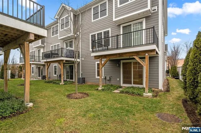 $975,000 | 25 Division Street, Unit 403, Cresskill, NJ 07626