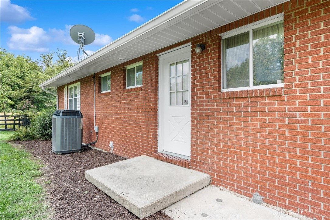 10410 Collins-Riley Road Blanchester, OH 45107 - Photo 9 of 65