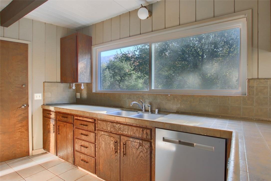 34114 Polk Ranch Road Coarsegold, CA 93614 - Photo 22 of 70 Kitchen Custom Home
