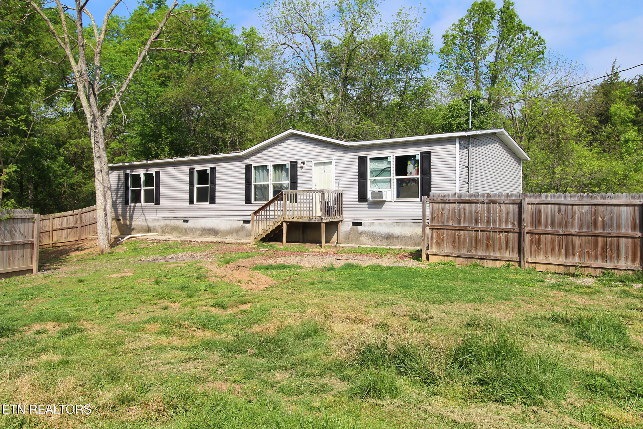 9501 Crisman Road Heiskell, TN 37754 - Photo 1 of 28 Front