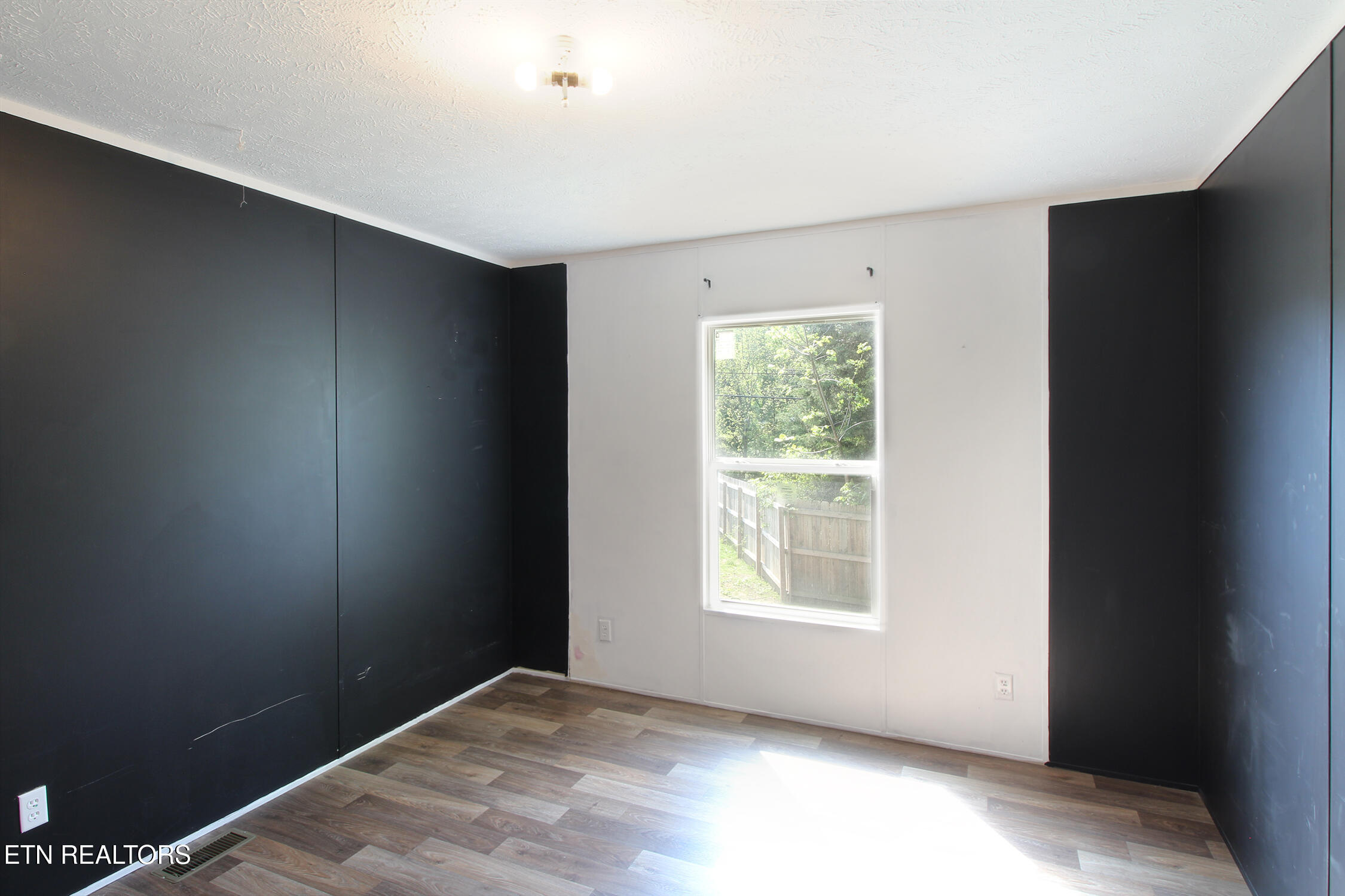 9501 Crisman Road Heiskell, TN 37754 - Photo 16 of 28 4th Bedroom