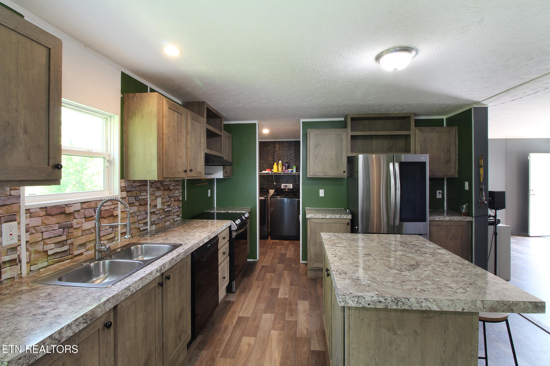 9501 Crisman Road Heiskell, TN 37754 - Photo 2 of 28 Kitchen