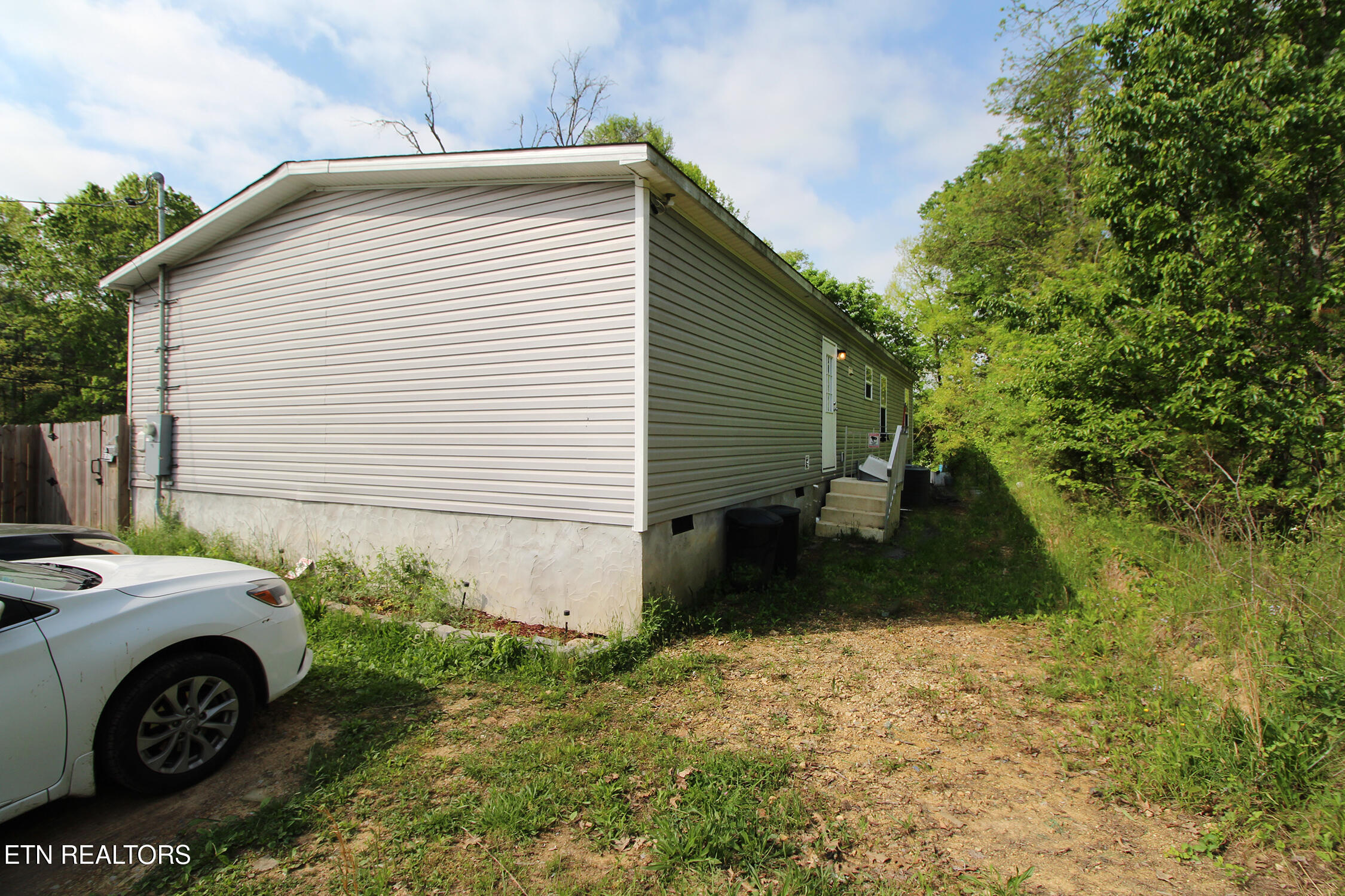 9501 Crisman Road Heiskell, TN 37754 - Photo 26 of 28 Back View