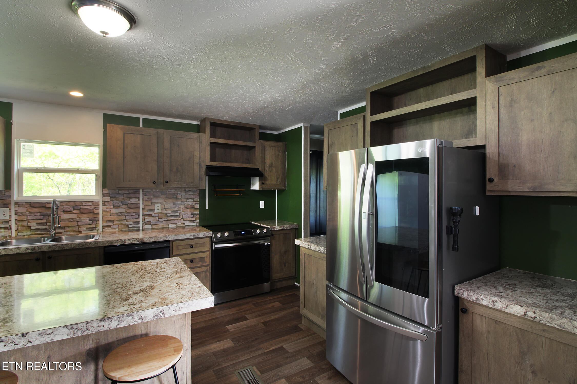 9501 Crisman Road Heiskell, TN 37754 - Photo 4 of 28 Kitchen