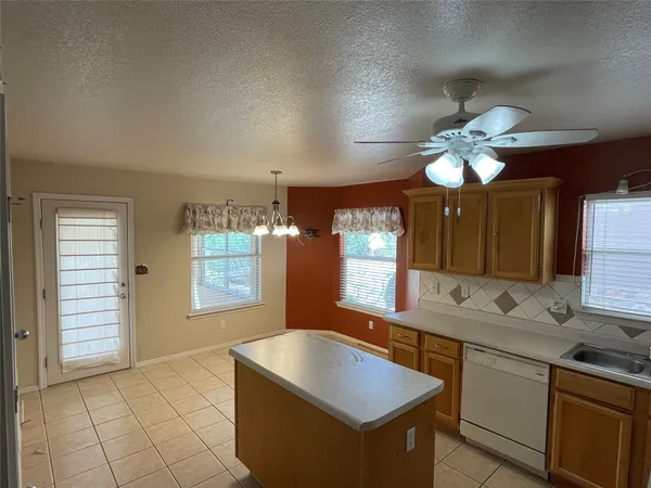 $2,350 | 7312 Camino Del Sol Drive, El Paso, TX 79911