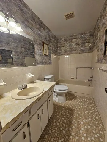 $1,595 | 2383 Netherlands Drive, Unit 39, Clearwater, FL 33763