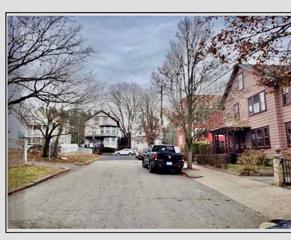 18 Dunnell Avenue Pawtucket, RI 02860 - Photo 2 of 20