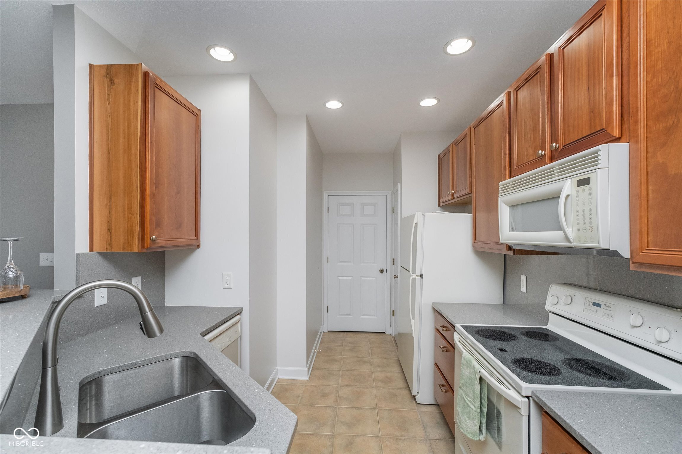 1160 Falcon Ridge Carmel, IN 46280 - Photo 13 of 32 Gallery Image 13