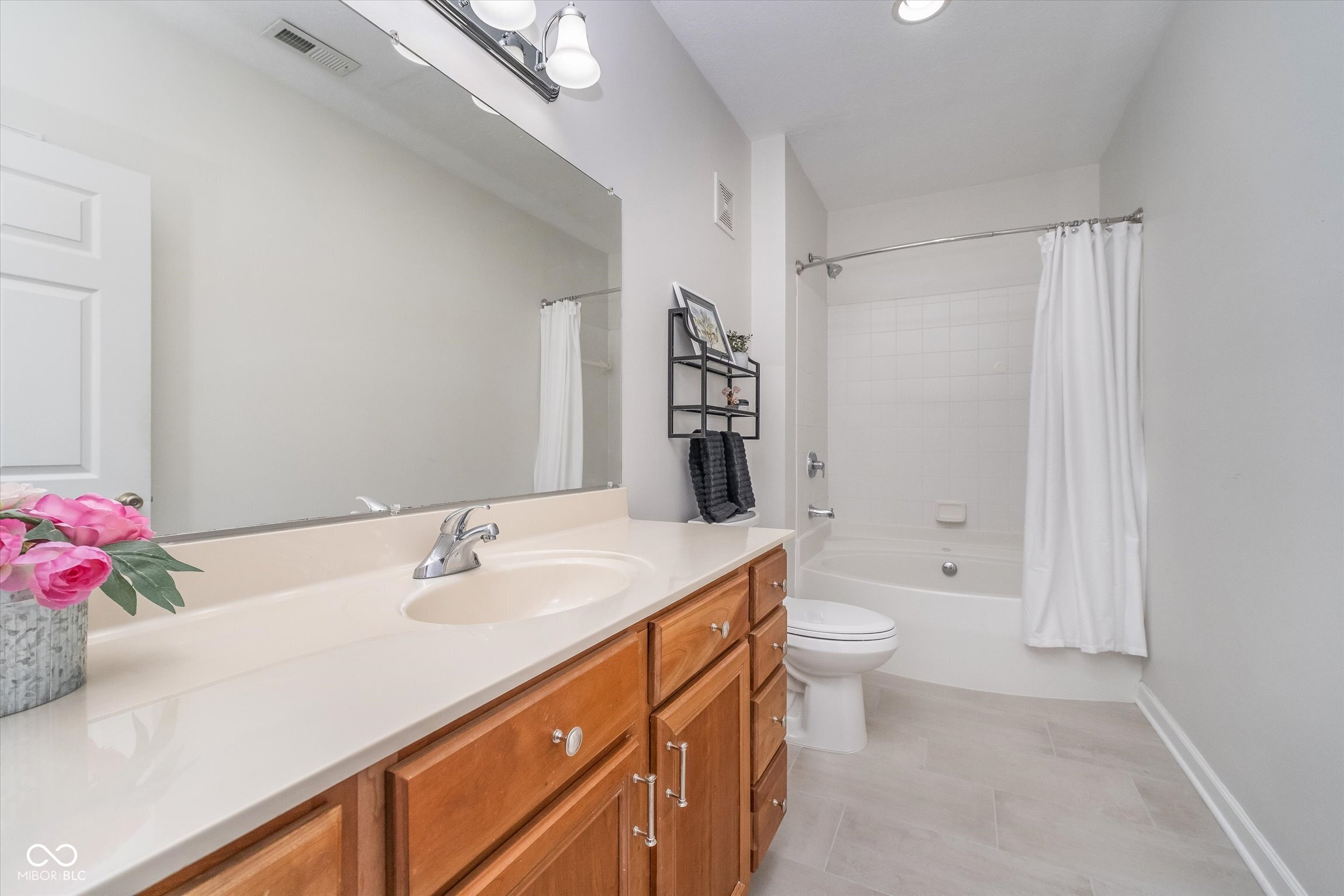 1160 Falcon Ridge Carmel, IN 46280 - Photo 19 of 32 Gallery Image 19
