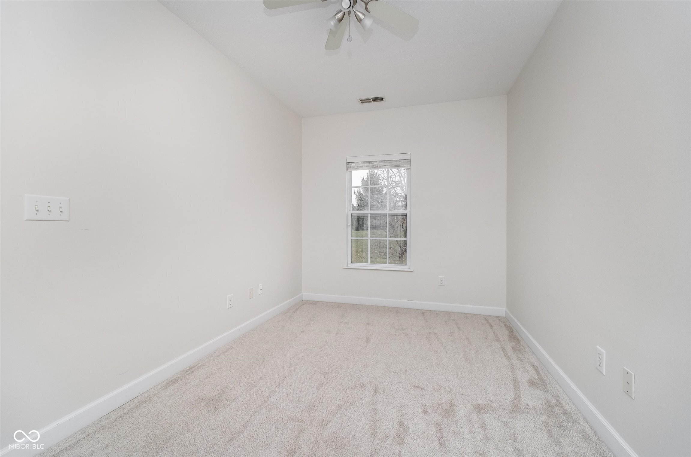 1160 Falcon Ridge Carmel, IN 46280 - Photo 22 of 32 Gallery Image 22