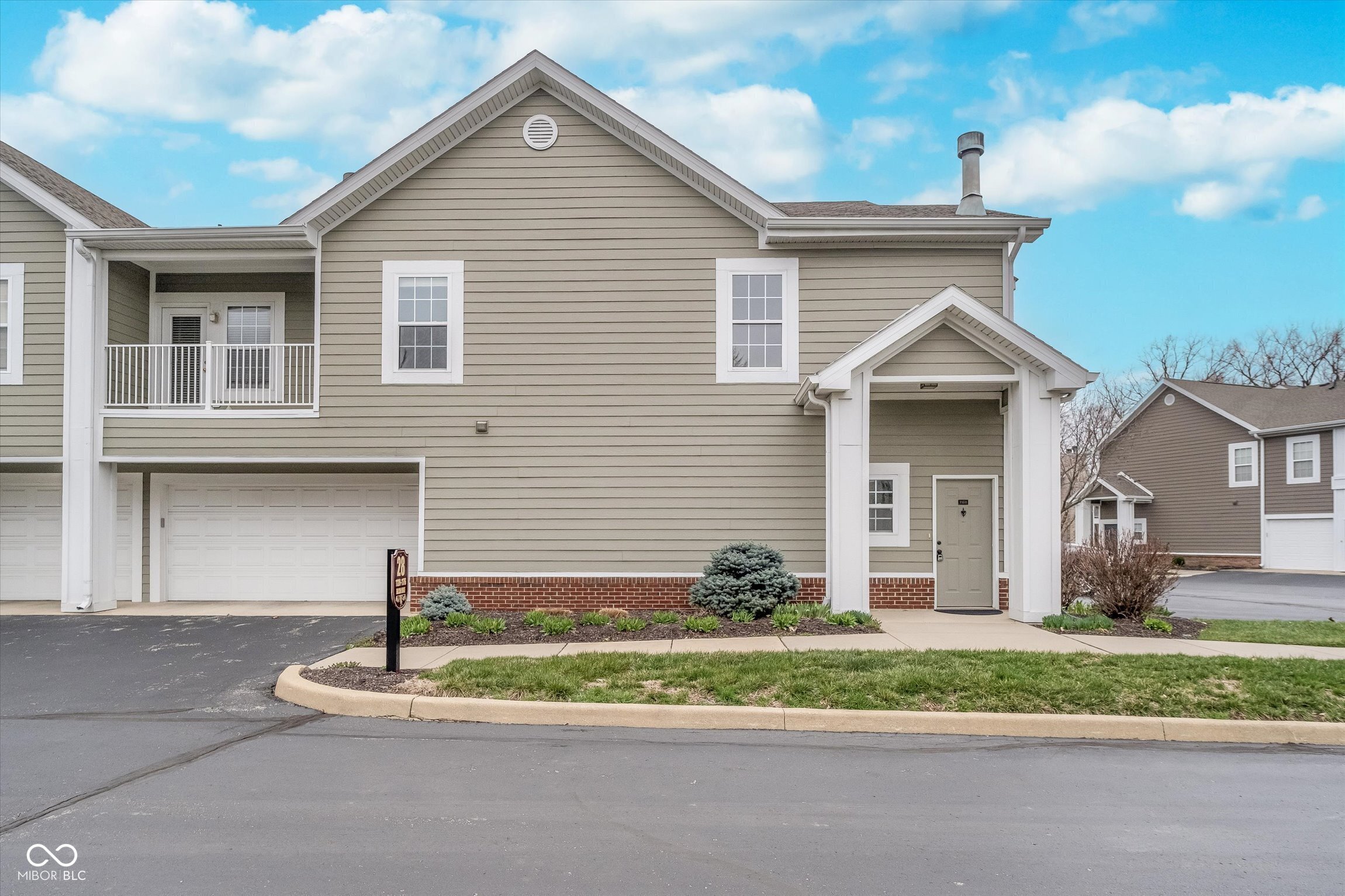 1160 Falcon Ridge Carmel, IN 46280 - Photo 3 of 32 Gallery Image 3