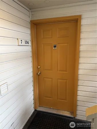 $220,000 | 20156 Vikings Crest Northeast, Unit 7104, Poulsbo, WA 98370
