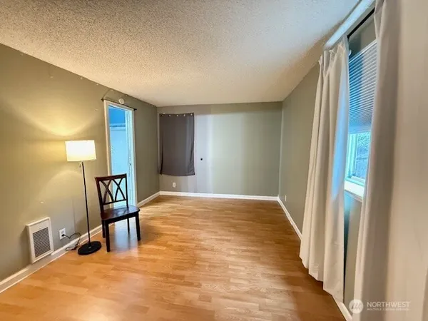 $220,000 | 20156 Vikings Crest Northeast, Unit 7104, Poulsbo, WA 98370