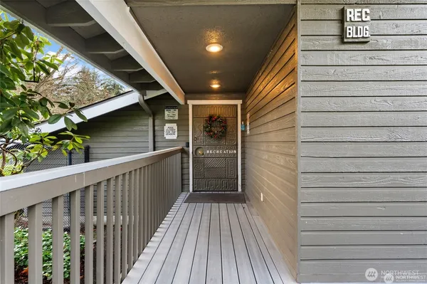 $220,000 | 20156 Vikings Crest Northeast, Unit 7104, Poulsbo, WA 98370