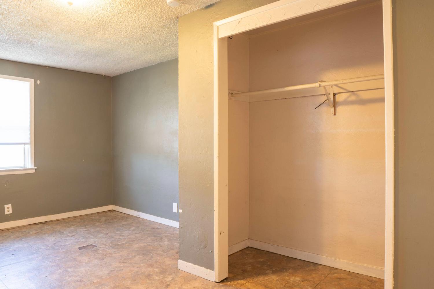 5028 East Balch Avenue Fresno, CA 93727 - Photo 9 of 38