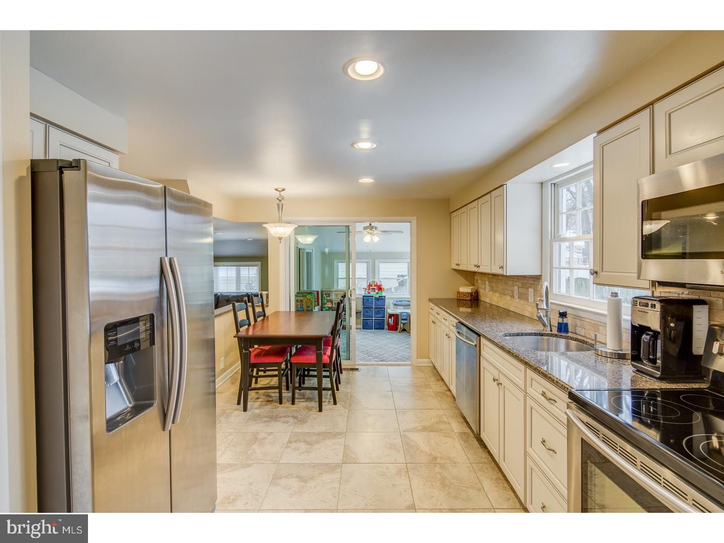 364 Bortons Mill Road Cherry Hill, NJ 08034 - Photo 7 of 25