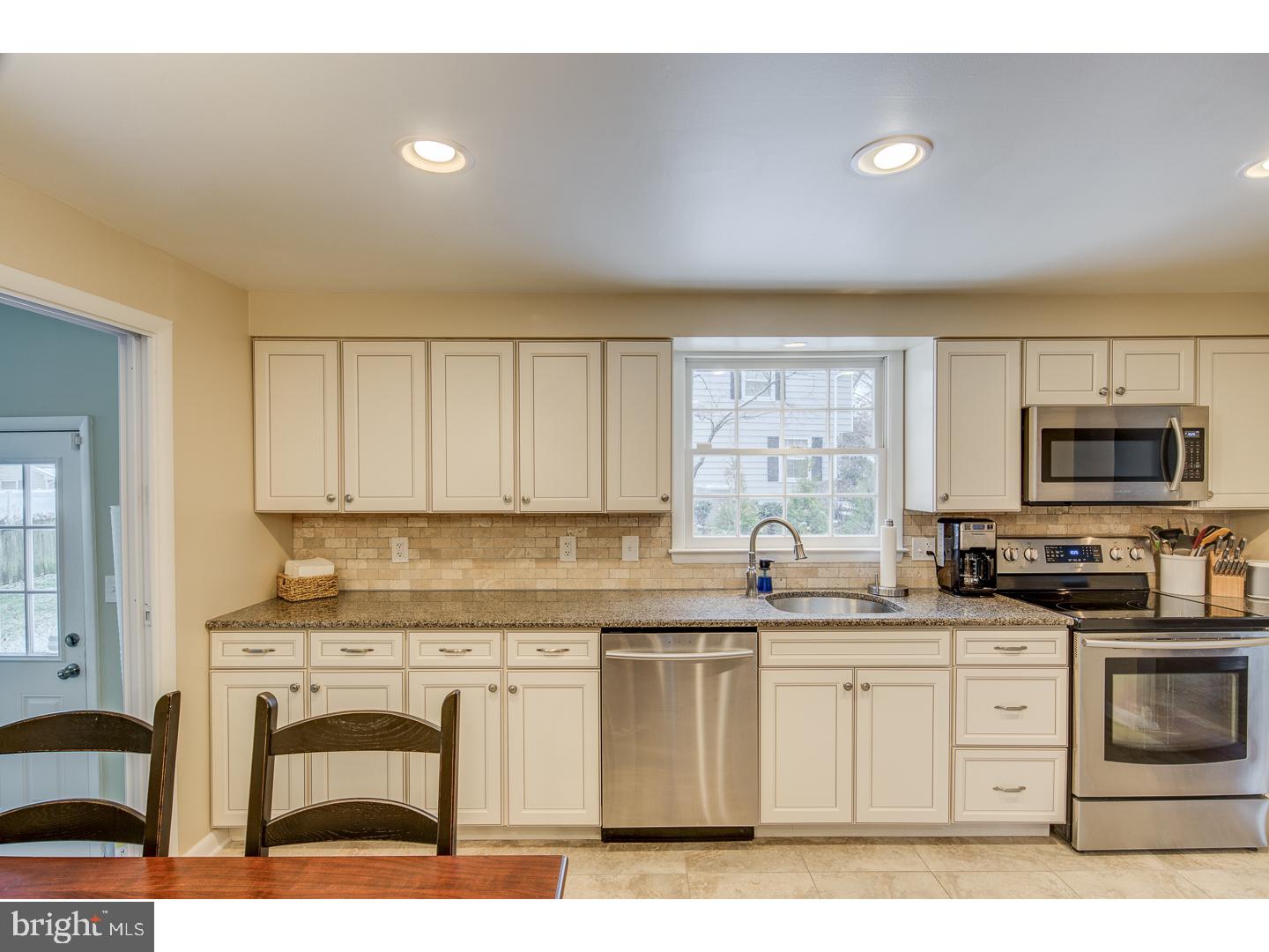 364 Bortons Mill Road Cherry Hill, NJ 08034 - Photo 8 of 25