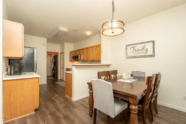 $284,900 | 8042 Stratford Circle South, Shakopee, MN 55379