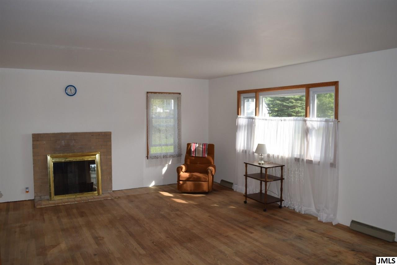 244 Ballard Road Jackson, MI 49201 - Photo 4 of 16 Photo 4