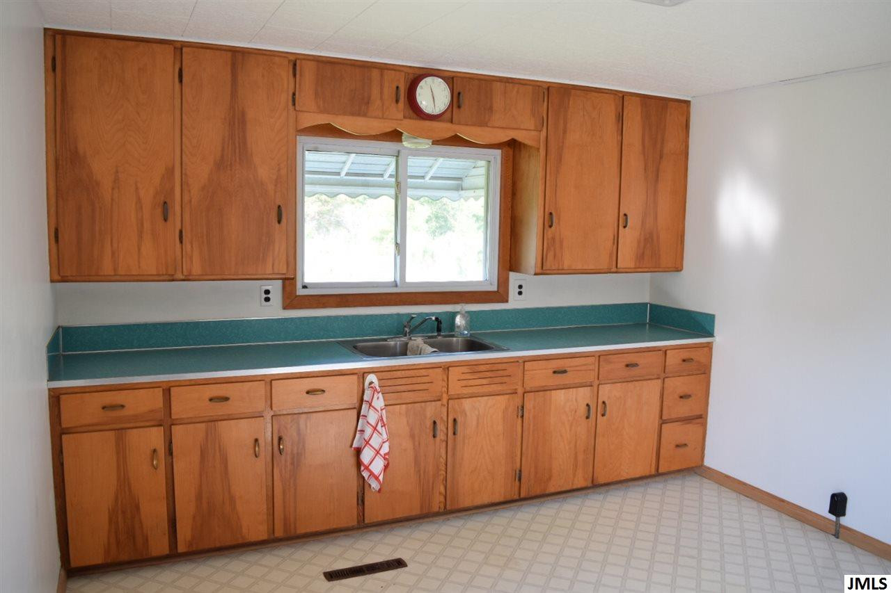 244 Ballard Road Jackson, MI 49201 - Photo 7 of 16 Photo 7