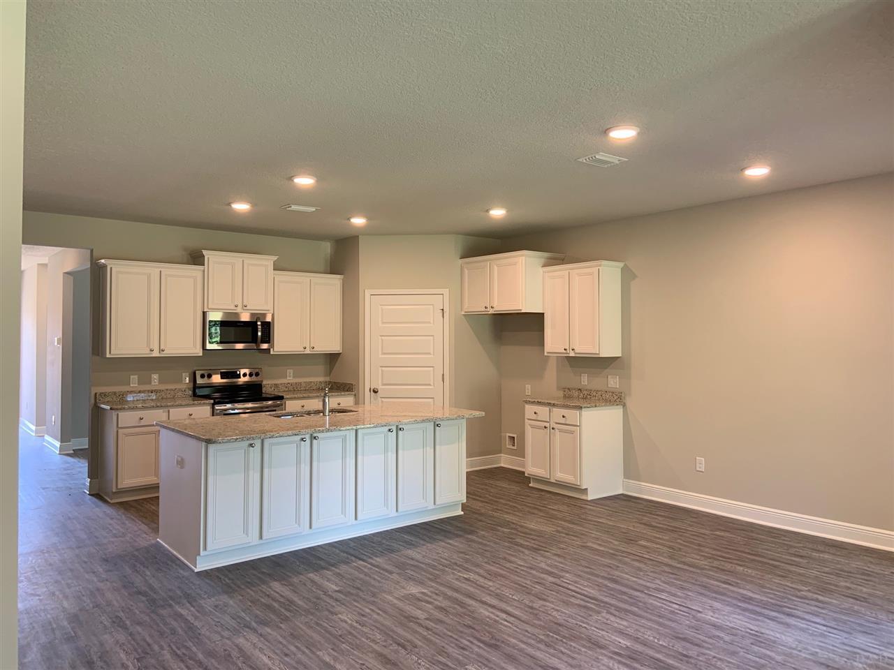 7588 Burnside Loop Pensacola, FL 32526 - Photo 6 of 27 Kitchen/dining