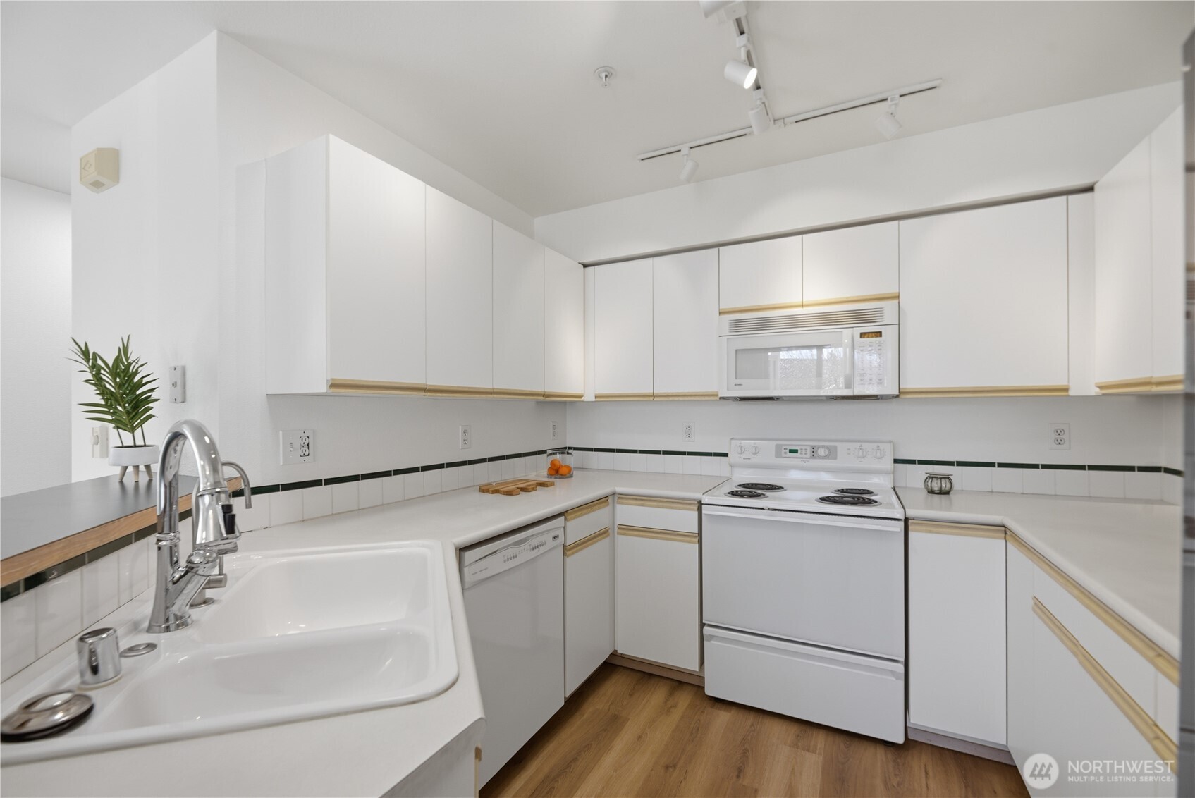 11130 Southeast 208th Street, Unit H102 Kent, WA 98031 - Photo 10 of 38