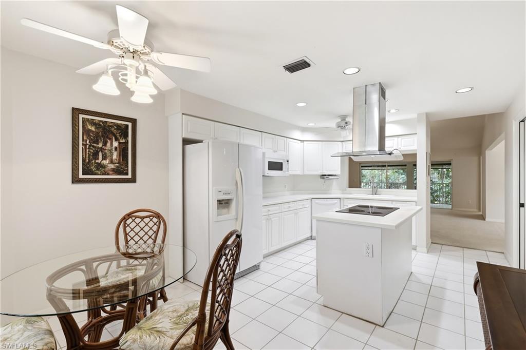 203 Via Perignon, Unit 24 Naples, FL 34119 - Photo 8 of 42 Casual eating area