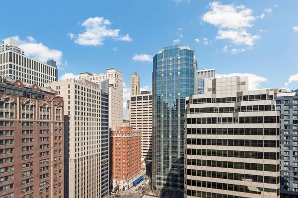 $229,000 | 211 East Ohio Street, Unit 2106, Chicago, IL 60611