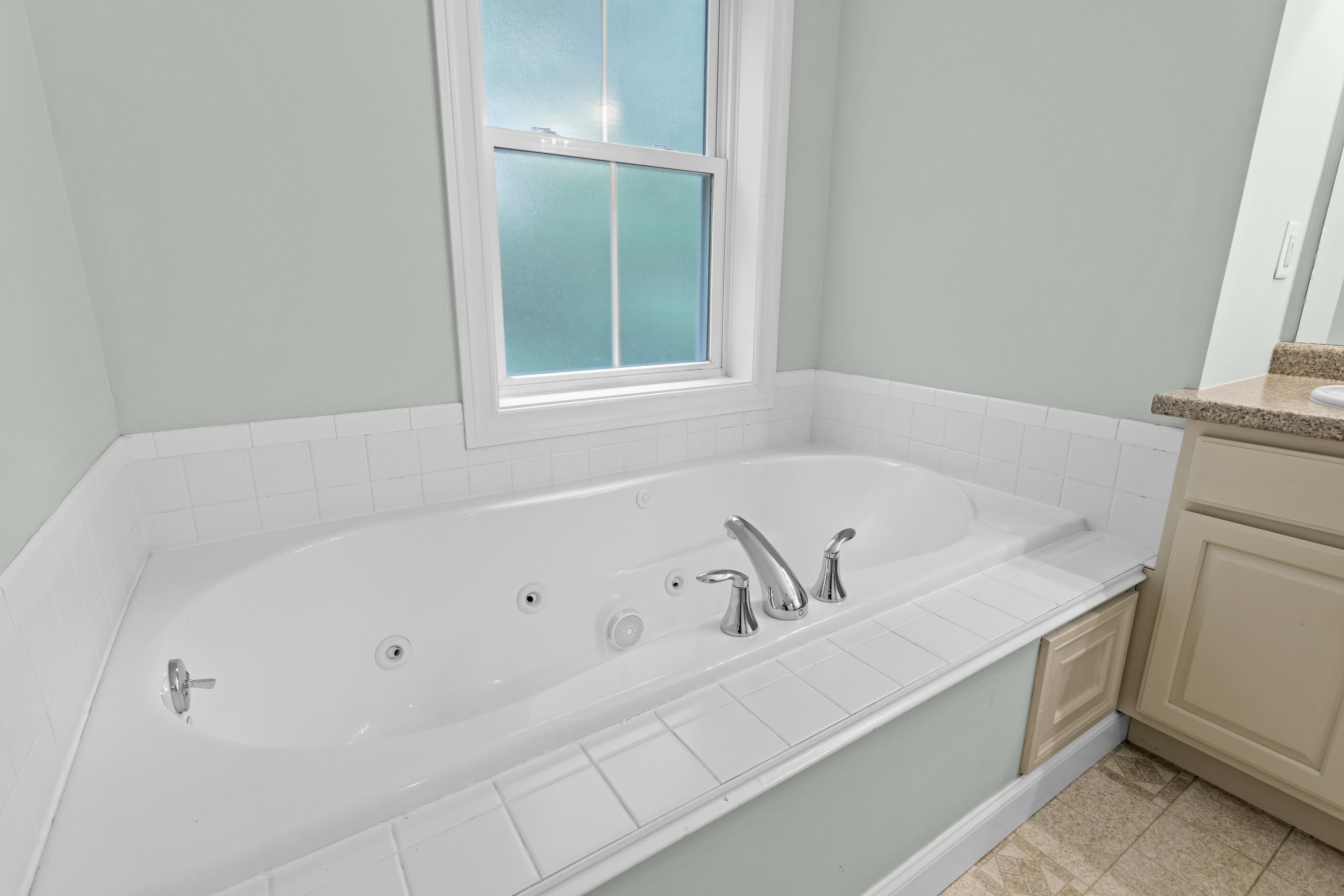 243 Drakeside Road, Unit 7 Hampton, NH 03842 - Photo 32 of 49