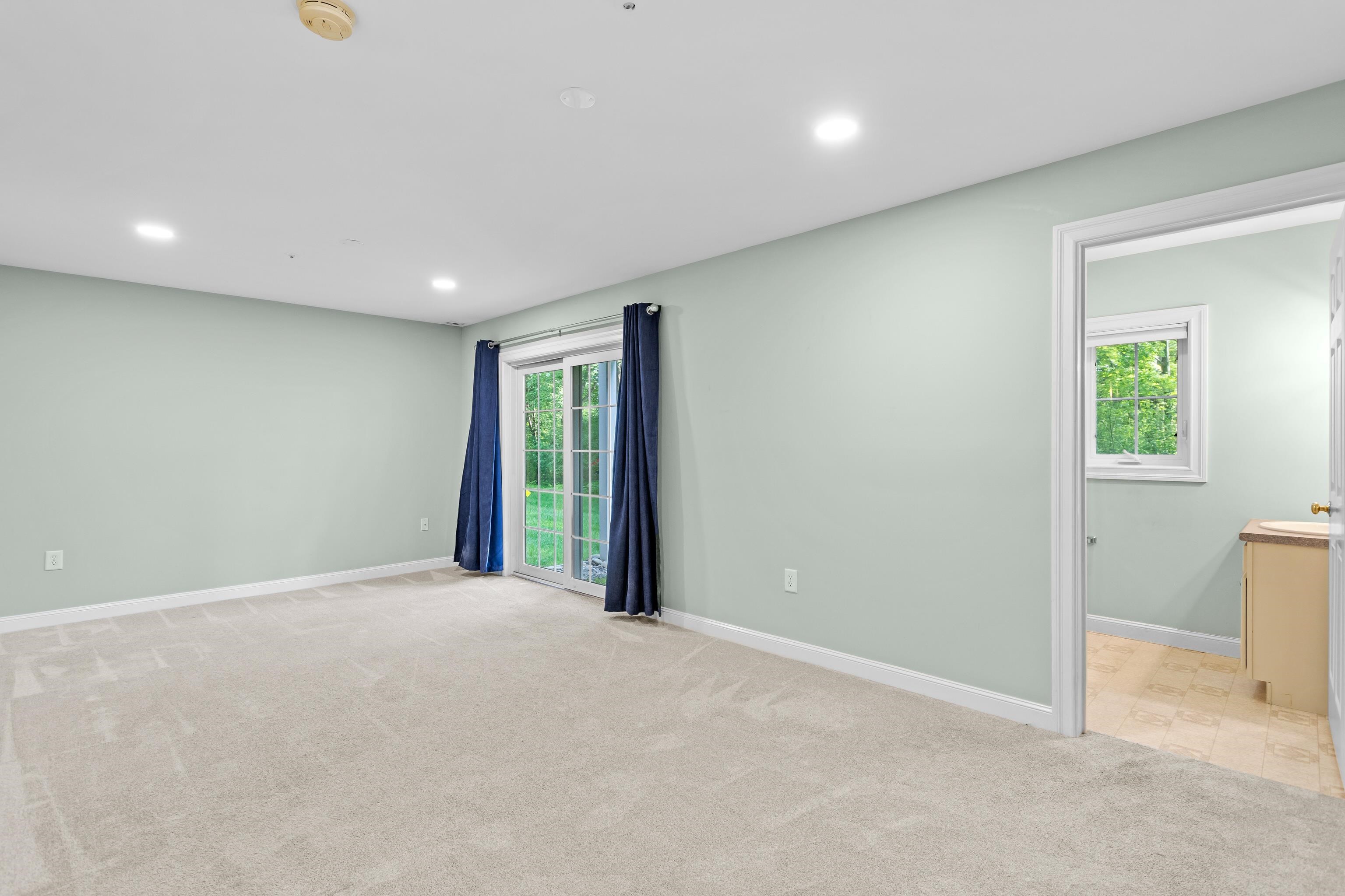 243 Drakeside Road, Unit 7 Hampton, NH 03842 - Photo 35 of 49