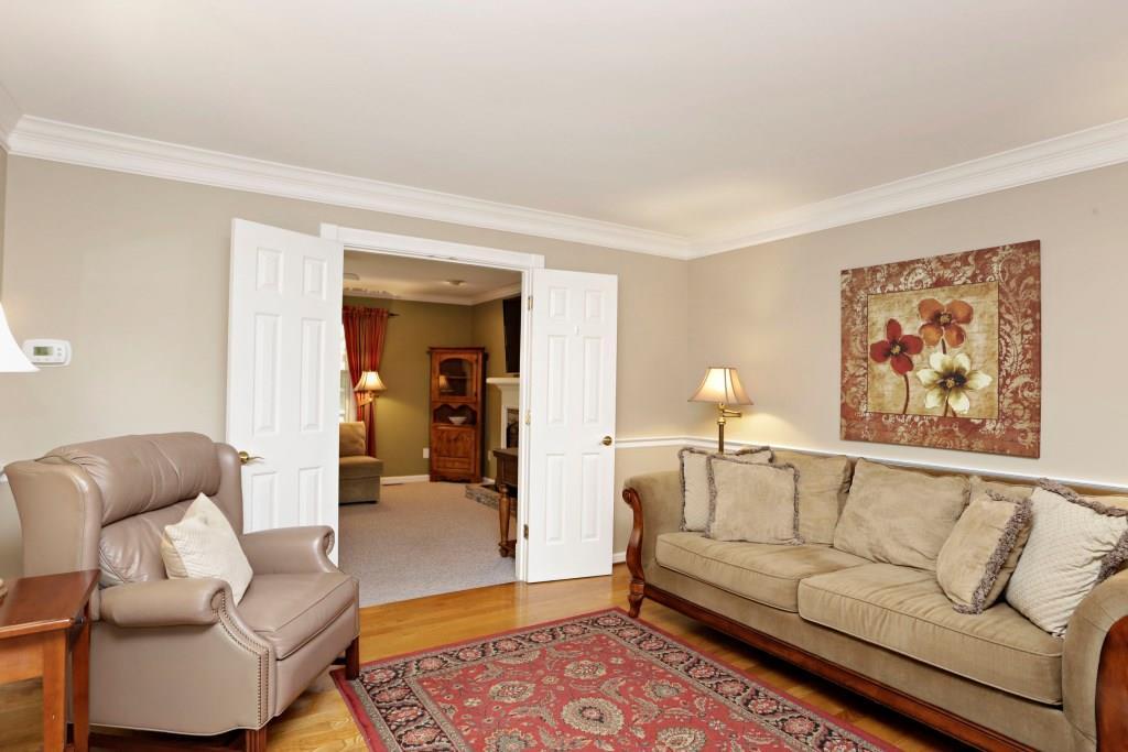 948 Rockbridge Road Lexington, KY 40515 - Photo 7 of 35 948 Rockbridge - 005