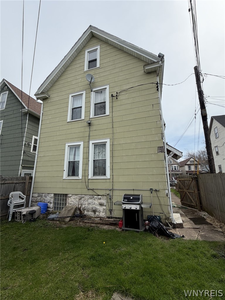 166 Herkimer Street Buffalo, NY 14213 - Photo 2 of 26 Back