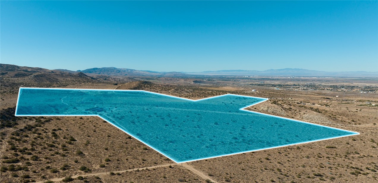 7 Jeep Road Littlerock, CA 93543 - Photo 5 of 9 a view of a yard with an ocean