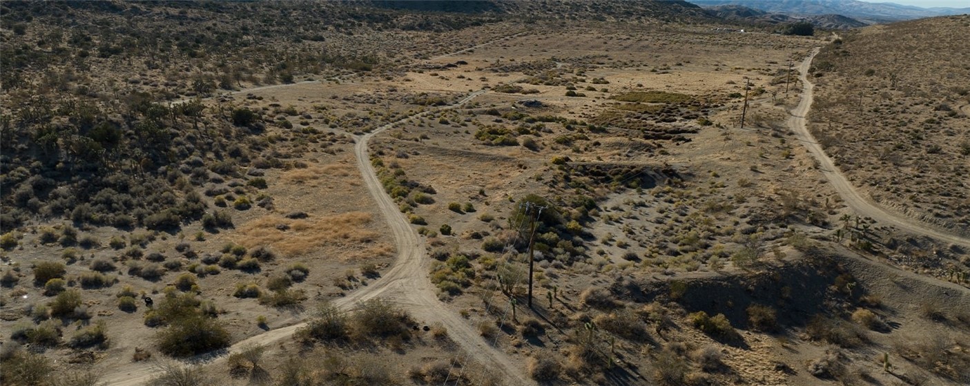 7 Jeep Road Littlerock, CA 93543 - Photo 7 of 9 a view of a dry yard